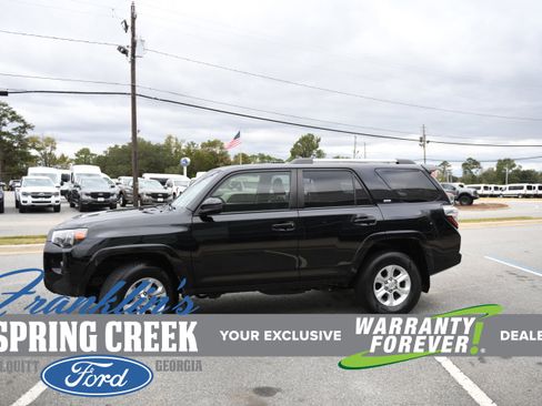 Used 2020 Toyota 4Runner SR5 image 1