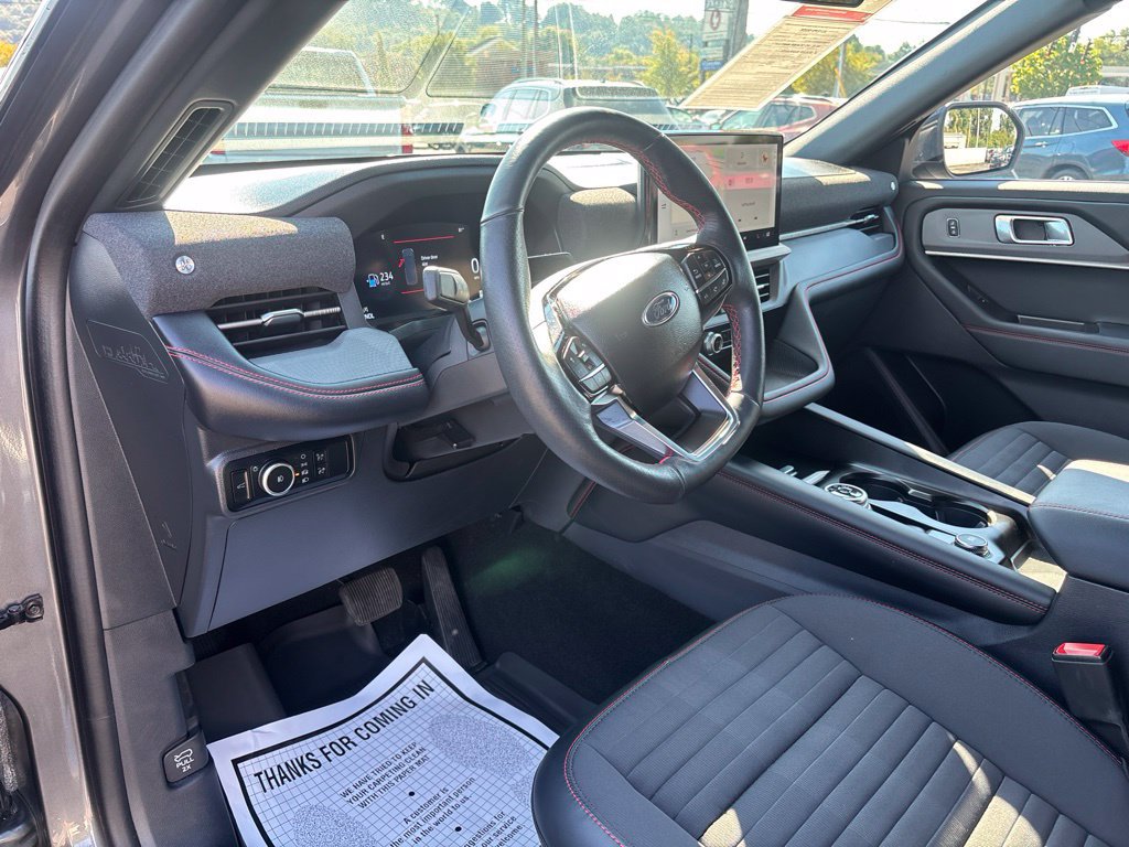Used 2025 Ford Explorer ST-Line AWD/4WD image 18