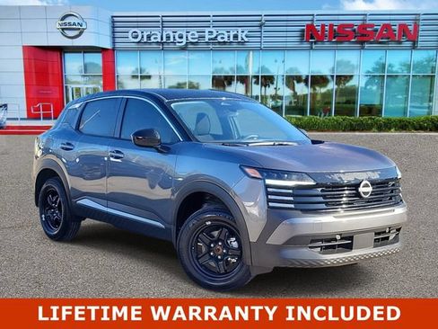 Used 2025 Nissan Kicks SV w/ Charging Package FWD image 1