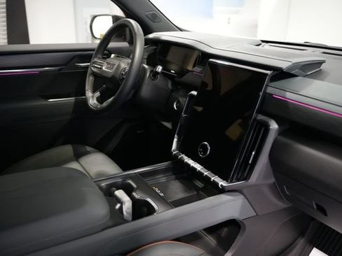 Used 2024 GMC Acadia AT4 image 24