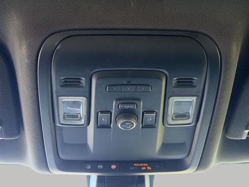 Used 2021 GMC Yukon AT4 w/ Rear Media and Nav Package AWD/4WD image 18