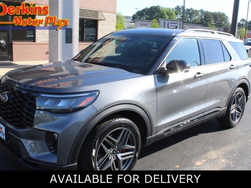 Used 2025 Ford Explorer ST-Line w/ Premium Package RWD image 1