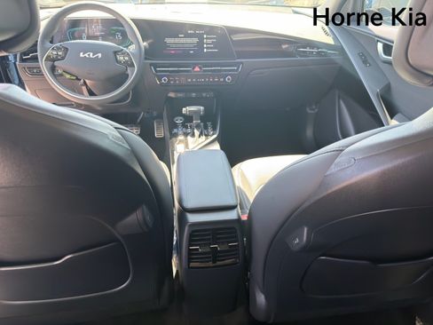 New 2026 Kia Niro SX Touring FWD image 24