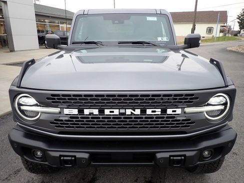 New 2025 Ford Bronco Badlands image 9
