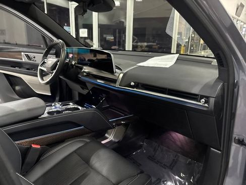 Used 2026 Cadillac Vistiq Luxury AWD/4WD image 36