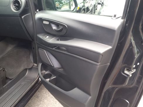 Used 2023 Mercedes-Benz Metris Passenger image 8