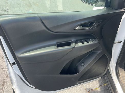 Used 2018 Chevrolet Equinox LT AWD/4WD image 16