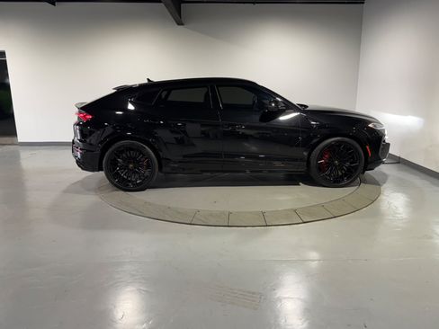 Used 2025 Lamborghini Urus SE AWD/4WD image 8