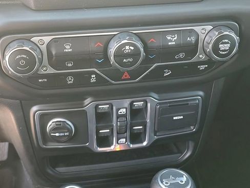 Certified 2018 Jeep Wrangler Unlimited Sahara w/ LED Lighting Group image 17