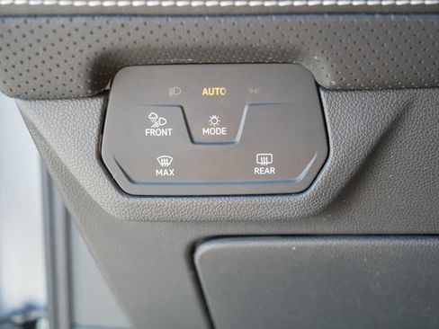 Certified 2024 Volkswagen Atlas SE w/ Panoramic Sunroof Package AWD/4WD image 24