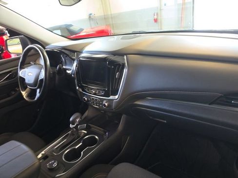 Used 2021 Chevrolet Traverse LT w/ LPO, Floor Liner Package AWD/4WD image 23