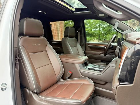 Used 2024 GMC Sierra 2500 Denali w/ Denali Reserve Package AWD/4WD image 32
