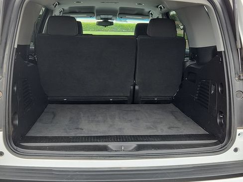 Used 2019 Chevrolet Tahoe LS RWD image 9