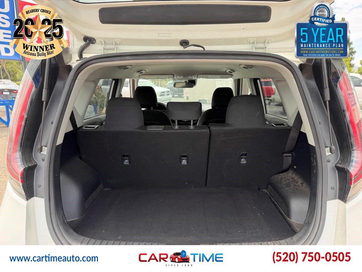 Used 2023 Kia Soul LX w/ LX Technology Package FWD image 15