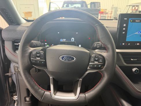 Used 2025 Ford Explorer ST-Line w/ ST-Line Street Pack AWD/4WD image 16