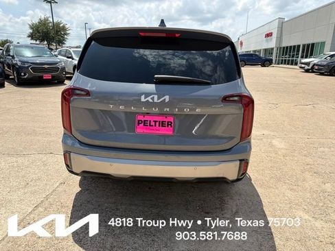 Certified 2025 Kia Telluride LX FWD image 10