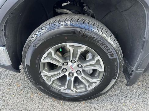 Used 2025 GMC Sierra 1500 SLT image 8