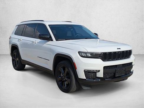 Used 2023 Jeep Grand Cherokee L Limited w/ Luxury Tech Group II RWD image 3