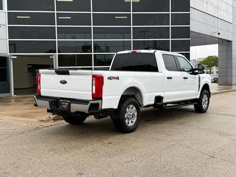 Used 2023 Ford F250 XLT AWD/4WD image 3
