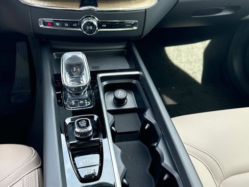 New 2026 Volvo XC60 B5 Plus w/ Climate Package image 25