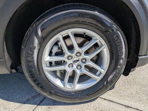 Certified 2025 Ford Explorer Active image 10