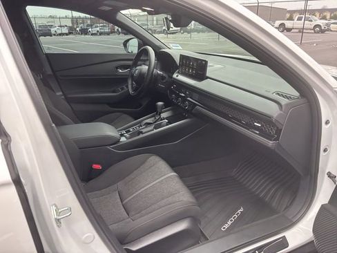 Used 2025 Honda Accord Sport image 8