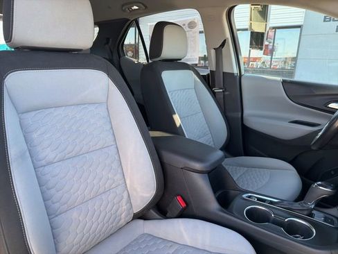 Used 2020 Chevrolet Equinox LT w/ Driver Convenience Package image 8