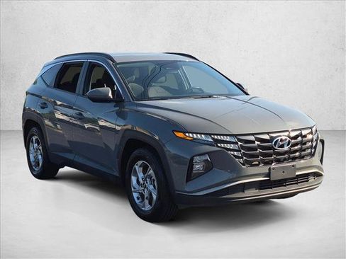 Used 2024 Hyundai Tucson SEL FWD image 2