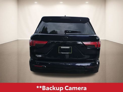 Used 2025 Toyota Sequoia Platinum AWD/4WD image 5