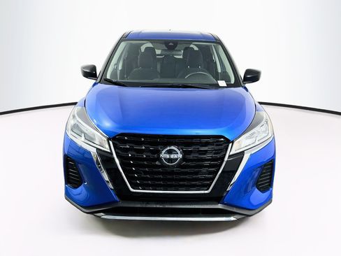 Used 2022 Nissan Kicks S FWD image 2