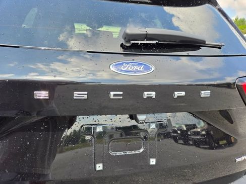 Used 2024 Ford Escape Platinum w/ Premium Technology Package AWD/4WD image 23