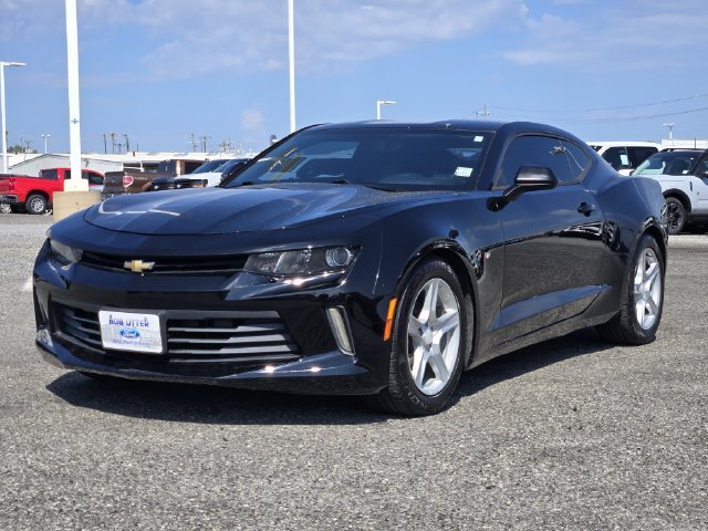 Used 2016 Chevrolet Camaro LT RWD image 3