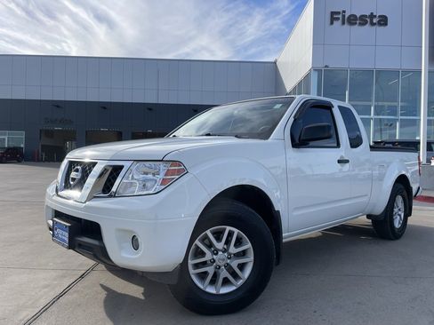Certified 2021 Nissan Frontier SV image 1