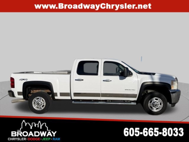 Used 2011 Chevrolet Silverado 2500 LT w/ Interior Plus Package AWD/4WD image 5