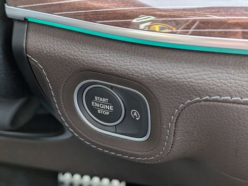 Used 2023 Mercedes-Benz GLS 580 4MATIC image 16