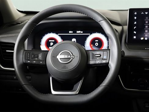 Used 2024 Nissan Rogue SL w/ SL Premium Package image 14