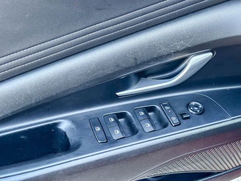 Used 2024 Hyundai Elantra Limited image 22