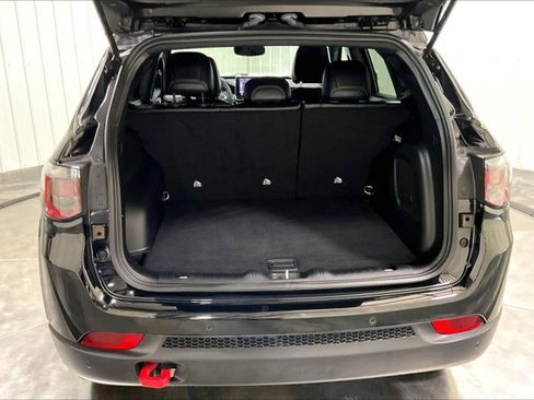 Used 2025 Jeep Compass Trailhawk w/ Sun & Sound Group AWD/4WD image 38