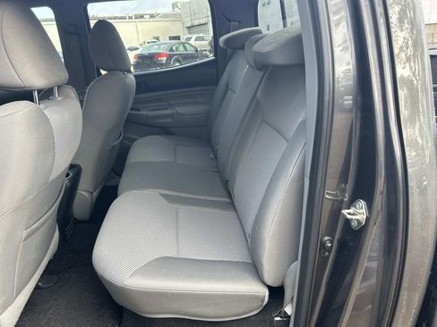 Used 2014 Toyota Tacoma 4x4 Double Cab w/ TRD Sport Package image 18