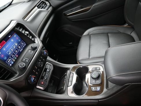 Used 2023 GMC Acadia AT4 w/ Technology Package AWD/4WD image 17
