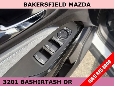 Used 2025 Chevrolet Trax LT w/ LT Convenience Package image 11