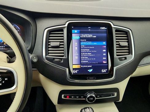 Used 2020 Volvo XC90 T5 Momentum image 18