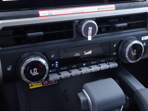 New 2026 Toyota Tacoma Limited AWD/4WD image 17