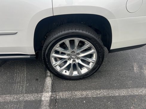 Used 2018 Cadillac Escalade Platinum image 9