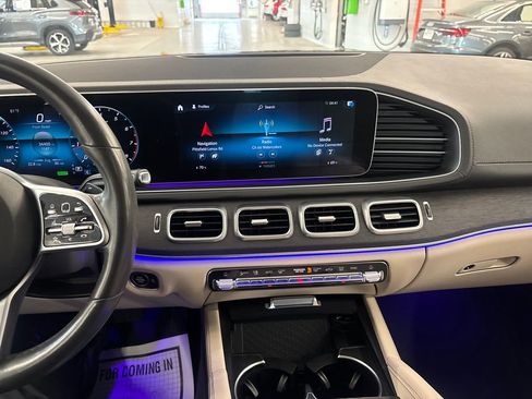 Used 2020 Mercedes-Benz GLS 450 4MATIC image 17