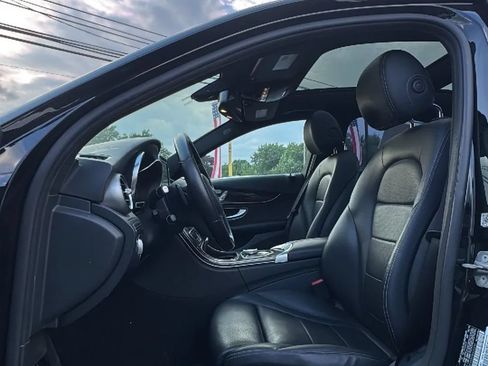 Used 2018 Mercedes-Benz C 300 4MATIC Sedan image 11