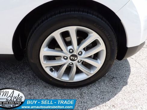 Used 2019 Kia Soul + image 18