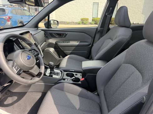 Used 2025 Subaru Forester Premium AWD/4WD image 17