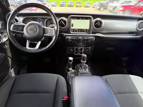 Used 2019 Jeep Wrangler Unlimited Sahara w/ Uconnect 4C Nav & Sound Group AWD/4WD image 15