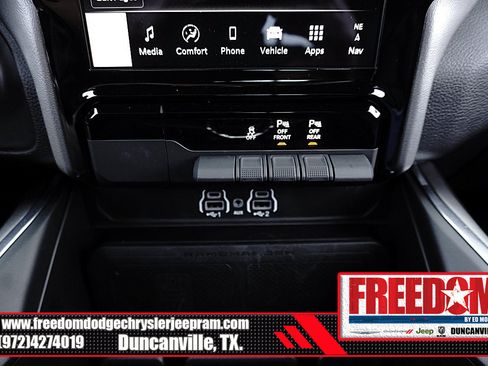 Used 2025 RAM 1500 Laramie AWD/4WD image 24